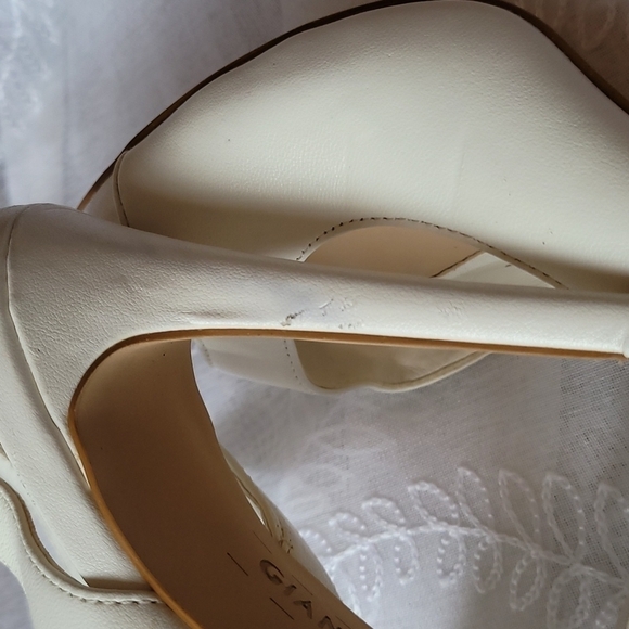 Gianni Bini Women's Off White Sandals  Size 5 M - Picture 7 of 11
